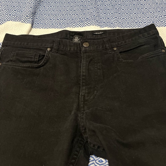 H&M SKINNY FIT BLACK DENIM JEANS - Picture 3 of 5